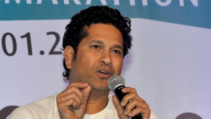 इतना ही नहीं इससे पहले सचिन ने इस महीने की शुरूआत में भी असम के माकुंदा अस्पताल में शिशु रोग विभाग में कुछ मेडिकल उपकरण दिए थे जिससे हर साल दो हजार से अधिक बच्चों को फायदा होगा ।