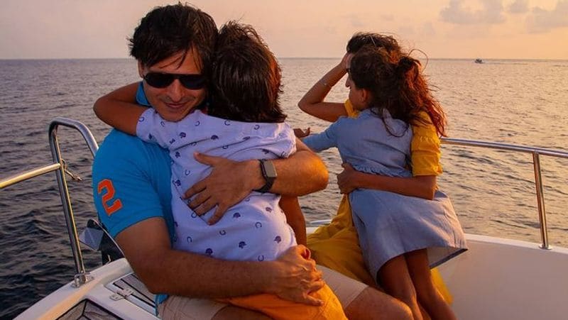 विवेक ने हाल ही में सोशल मीडिया पर पोस्ट शेयर कर बताया था कि वह काम पर वापस लौट चुके हैं।