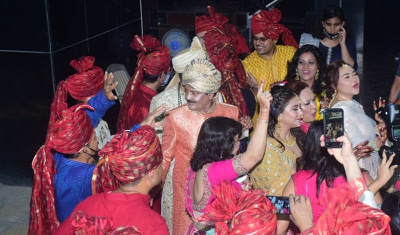 बता दें, आदित्य श्वेता अग्रवाल के साथ 12 साल से रिलेशनशिप में थे। 12 साल रिलेशनशिप में रहने के बाद दोनों स्टार्स ने शादी करने का फैसला लिया। 
