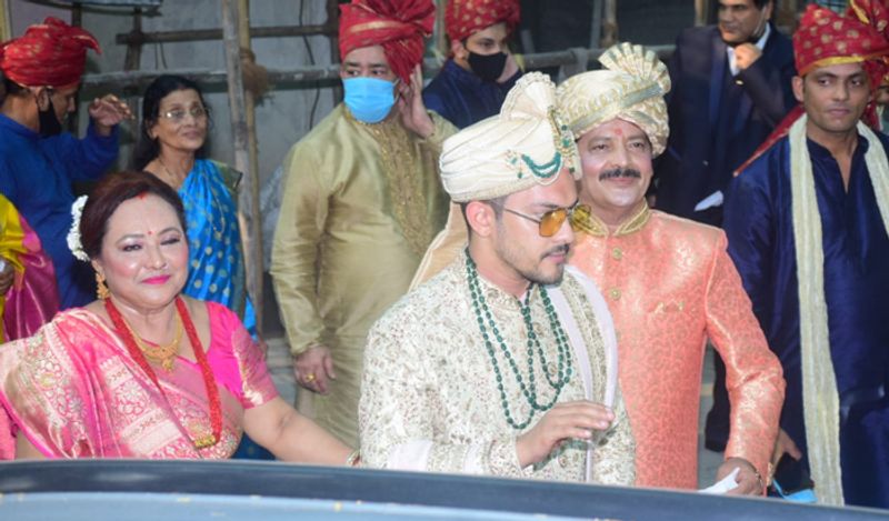 इसके साथ ही श्वेता फिल्म 'शापित' में भी नजर आई थीं। 'शापित' में आदित्य नारायण के अपोजिट श्वेता ने ही रोल प्ले किया था। ये लीड एक्टर के तौर पर आदित्य की पहली फिल्म थी। इस मूवी को विक्रम भट्ट ने डायरेक्ट की थी।

