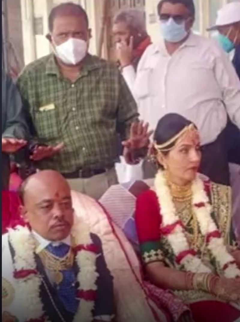 29 साल की शांता के नेत्रहीन होने के कारण कोई शादी करने को तैयार नहीं था। इसकी जानकारी होने पर जाम जोधपुर तहसील के रहने वाले सरकारी टीचर रमेश भाई डांगर ने उससे शादी की इच्छा जताई थी। 