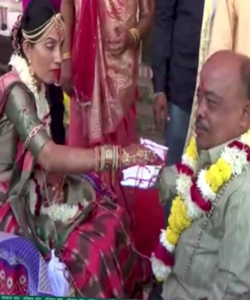 सत्यम सेवा युवक मंडल ने शांता से रमेश भाई डांगर के बारे में बताया। साथ ही दोनों की मुलाकात कराई। इस दौरान शांता के हां करने के बाद दोनों की शादी तय हुई थी।
