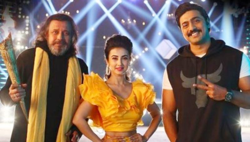 <p>রিয়ালিটি শো-এর মধ্যে দিয়ে তিনি দর্শকদের ড্রইং রুমে স্থান করে নিয়েছেন। পর্দায় এখন তাঁর নিত্য উপস্থিতি। </p>