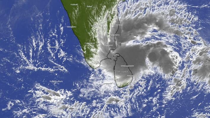 Cyclone Mandaus in Bay of Bengal; Heavy rainfall in many states: IMD Cyclone Mandaus in Bay of Bengal; Heavy rainfall in many states: IMD