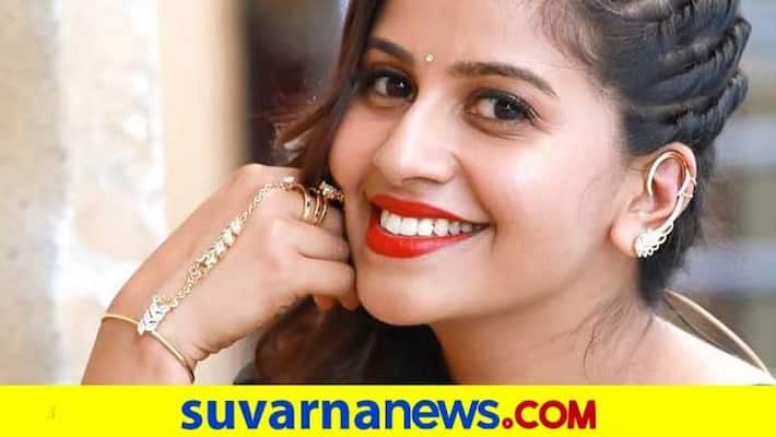 Anchor Anushree celebrating 35th birthday Anchor Anushree celebrating 35th birthday
