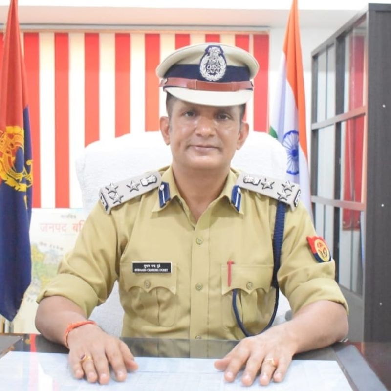 डीआईजी आजमगढ़ सुभाष चंद्र दुबे।