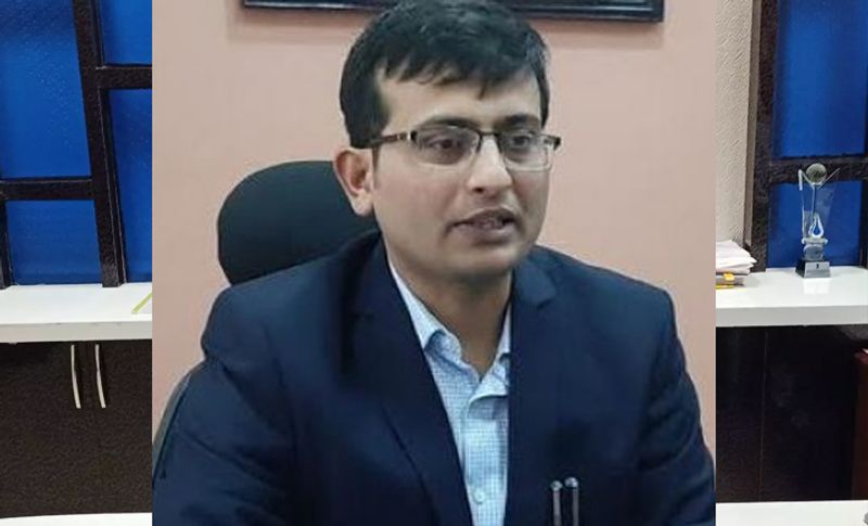 बता दें कि कलेक्टर नीरज कुमार सिंह कुछ दिन पहले सरकारी योजनाओं की समीक्षा बैठक बुलाई थी। इस दौरान अफसर ने सीएम हेल्पलाइन में करीब 1,140 शिकायतों के लंबित होने पर अलग-अलग विभागों पर 100 रुपये प्रति शिकायत के हिसाब से यह जुर्माना लगाया हुआ है। इसके अलावा दूसरे अफसरों और कर्मचारियों पर भी लापरवाही के लिए कार्रवाई की गई।