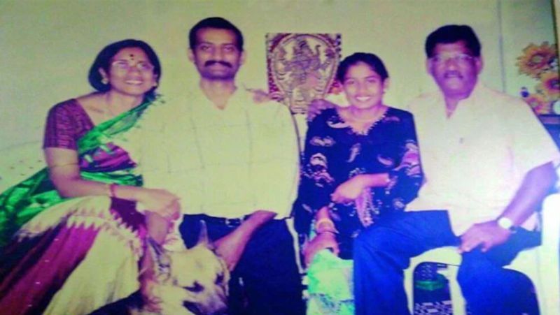 मिताली की जन्म 3 दिसंबर 1982 में राजस्थान के जोधपुर में हुआ था। तमिल परिवार में जन्म लेने वाली मिताली के घर में मम्मी-पापा और उनका एक बड़ा भाई है। 