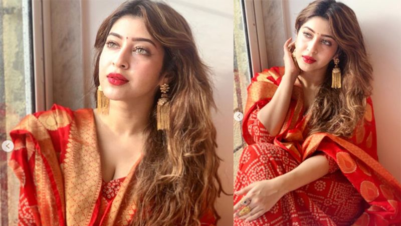 2016 में सोनारिका ने बॉलीवुड डेब्यू किया। इसी साल उनकी फिल्म 'सांसें' रिलीज हुई।
फिल्म में सोनारिका के अपोजिट रजनीश दुग्गल नजर आएंगे। राजीव एस रुइया के डायरेक्शन में बनी यह फिल्म हॉरर मूवी थी। 