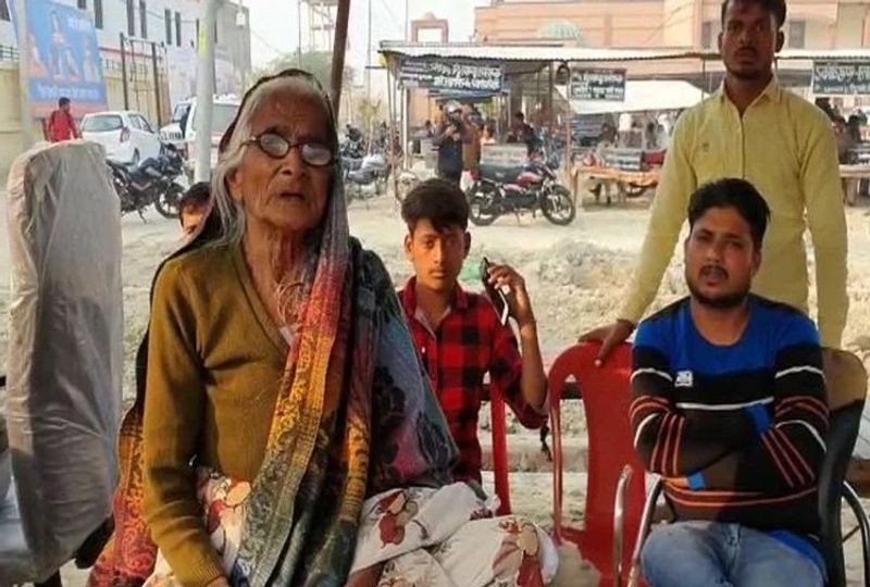 बिट्टन देवी का कहना था कि उनके पति पूरन लाल की मौत हो चुकी है। उनके दो बेटे और बहुएं उनका ख्याल नहीं रखते हैं। सरकार की ओर से मिल रही वृद्धावस्था पेंशन से उनका गुजारा हो रहा है। ऐसे में वह अपने नाम दर्ज भूमि प्रधानमंत्री नरेंद्र मोदी के नाम करना चाहती हैं।
