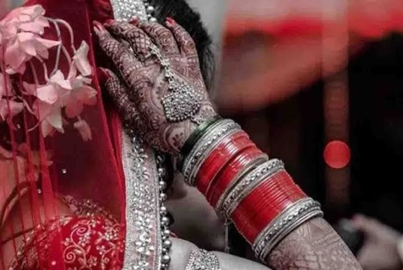 लॉकडाउन खुलने व लगन शुरू होते ही पहले से तय शादियों को मुहूर्त देखकर पूर्ण किया जा रहा है। लेकिन, सीमा पार जुड़े रिश्तें अब दोनों परिवारों के लिए सिरदर्द बनते जा रहे हैं।
(प्रतिकात्मक फोटो)