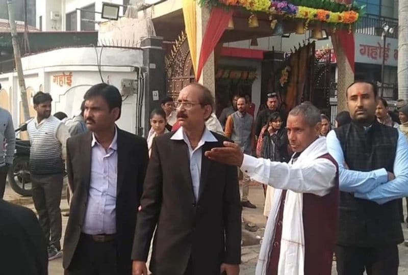 अर्पण अपनी बहू और उसके परिवार से पहले से वाकिफ हैं। कहा, कि हमारी बहू बहुत संस्कारी है, उसके आगे हर दौलत फीकी है। 