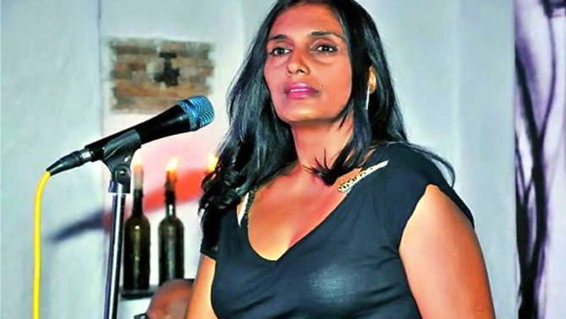 जब घर-बार बेच वर्ल्ड टूर पर निकल गईं अनु : अनु ने एक इंटरव्यू में बताया था, "1996 तक फिल्में करने के बाद मेरा वर्ल्ड टूर का मन था और मेरी ये बात सुनकर मेरे असिस्टेंट को लगा कि मुझे मनोचिकित्सक की जरुरत है। दरअसल मुझे लगने लगा था कि मैं बॉलीवुड टाइप की नहीं हूं तो मैंने अपना बांद्रा वाला घर और कार बेची। इसके बाद वर्ल्ड टूर पर निकल गई।