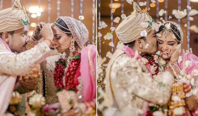 आदित्य और श्वेता बीते 12 सालों से एक-दूसरे के साथ रिलेशनशिप में हैं। यही कारण है कि शादी समारोह में जश्न का उनका अलग अंदाज दिखा। बारात से लेकर रिसेप्शन पार्टी तक आदित्य नारायण ने खूब डांस किया। 