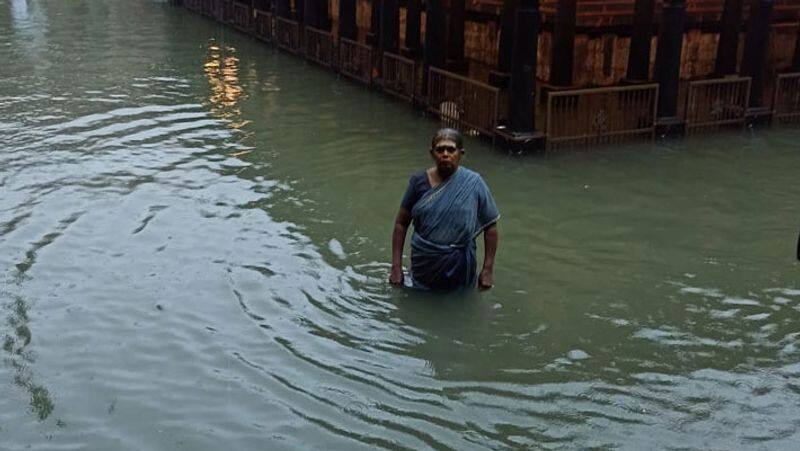 heavy rain...Chidambaram Natarajar temple flooded