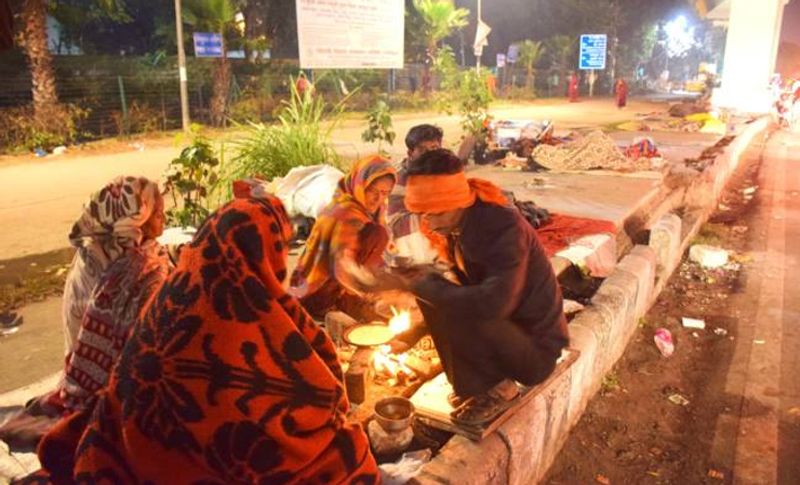 इतना ही नहीं किसान कोरोना की जांच तक नहीं करा रहे, इस आंदोलन के दौरान कई तो कोरोना पॉजिटिव हो चुके हैं।

