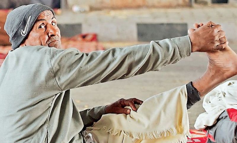 बता दें कि केंद्र सरकार से हुई बेनतीजा बातचीत से पहले देश के किसानों ने 8 दिसंबर को भारत बंद का ऐलान किया है। एमएसपी पर किसान ठोस भरोसा चाहते हैं। जब तक यह नहीं होगा वह आंदोलन करते रहेंगे।