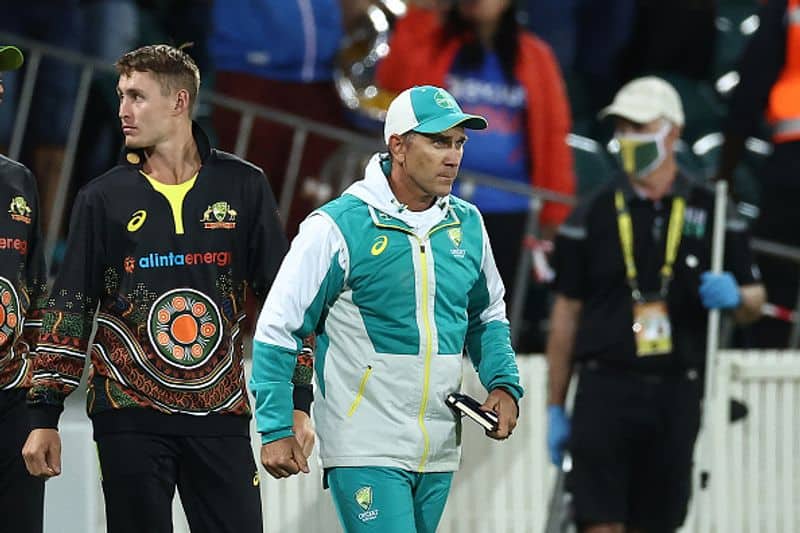 Australian players unhappy with Justin Langer coaching style