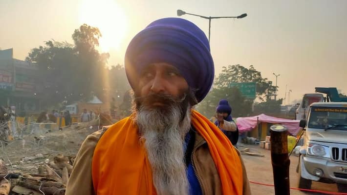 US court orders in US Marines must allow Sikh recruits with beards, turbans gow US court orders in US Marines must allow Sikh recruits with beards, turbans gow
