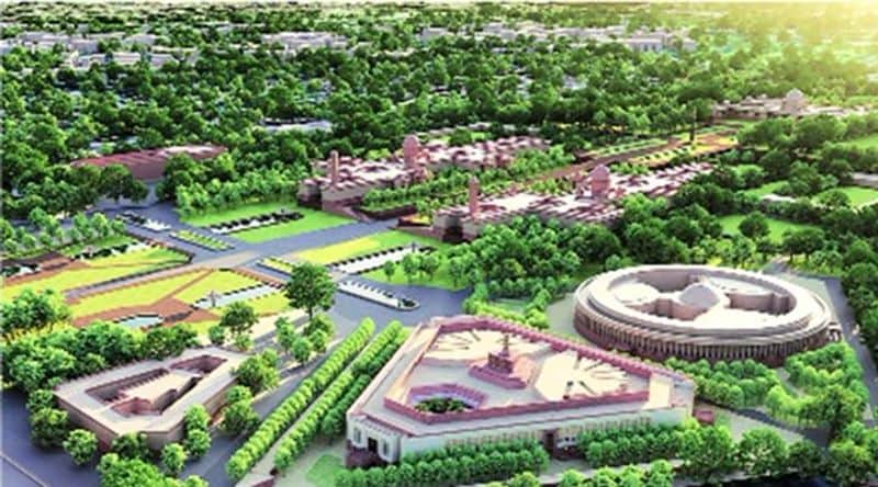 क्या हैं खासियतें?
- नई इमारत पुरानी बिल्डिंग के पास होगी। दोनों में एक साथ काम होगा। अभी लोकसभा में 590 लोग बैठ सकते हैं, नई लोकसभा में 888 सीटें होंगी। इसके अलावा विजिटर्स गैलरी में 336 लोगों के बैठने का इंतजाम होगा। 
