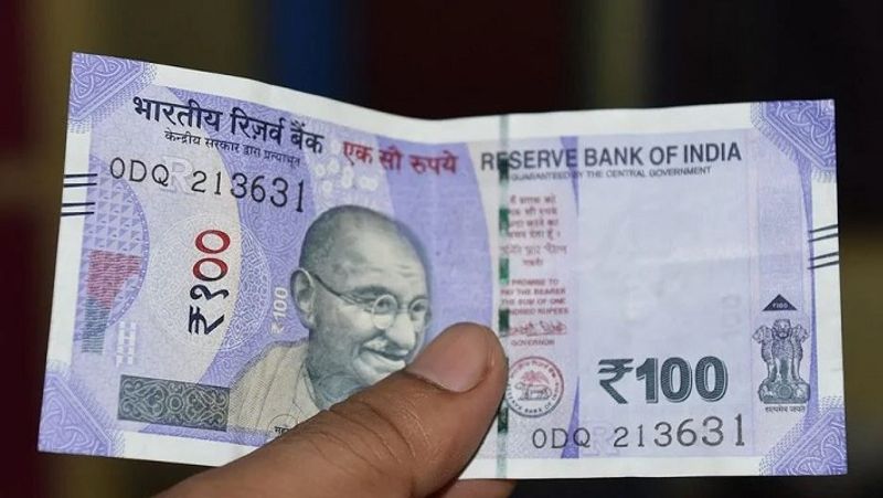 रिपोर्ट के मुताबिक, प्राइवेट बैंकों में एटीएम ट्रांजैक्शन फेल होने के कम मामले सामने आए हैं। एचडीएफसी बैंक (HDFC Bank), एक्सिस बैंक (Axis Bank)और आईसीआईसीआई बैंक (ICICI Bank) में एक फीसदी से भी कम ट्रांजैक्शन फेल हुए हैं। वहीं, कोटक महिंद्रा बैंक (Kotak Mahindra Bank) के सबसे ज्यादा 2.36 फीसदी ट्रांजैक्शन अक्टूबर महीने में फेल हुए। (फाइल फोटो)