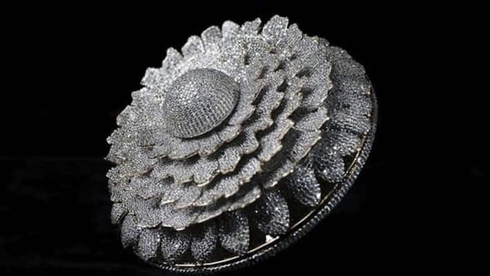 25 Year Old Jeweller 12638 Diamond Ring Sets World Record KPP 25 Year Old Jeweller 12638 Diamond Ring Sets World Record KPP