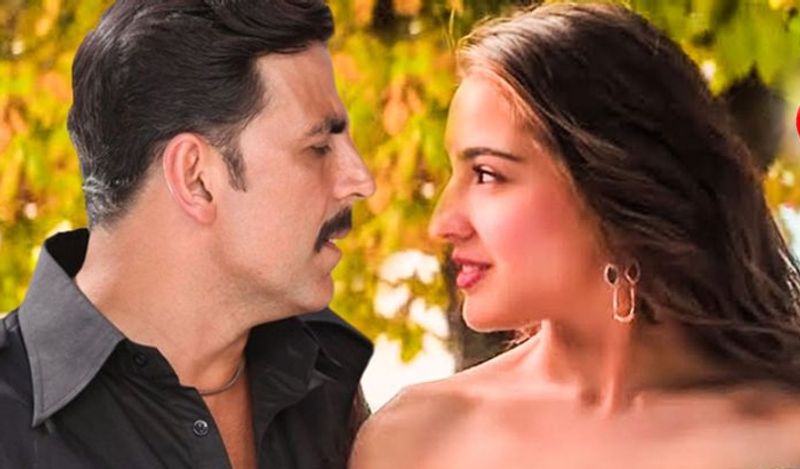 वहीं, अगर सारा अली खान की बात की जाए तो उनकी फिल्म 'कुली नंबर 1' इसी महीने के आखिर में क्रिसमस के मौके पर रिलीज होगी। इससे पहले सारा 2020 में फिल्म 'लव आजकल' में नजर आई थीं। इसमें उनके साथ कार्तिक आर्यन लीड रोल में थे।