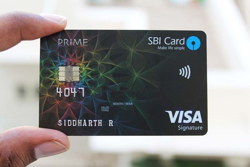 स्टेट बैंक ऑफ इंडिया (SBI) का यह रेफरल प्रोग्राम पूरी तरह से ऑटोमेटेड ऑनलाइन कैम्पेन है। इसे अपने दोस्तों या फैमिली मेंबर्स को ऑनलाइन रेफरल फॉर्म या रेफरल लिंक के जरिए भेजा जा सकता है। रिफरल कोड को वाट्सऐप, फेसबुक, एसएमएस, ईमेल के जरिए भी भेजा जा सकता है। (फाइल फोटो)