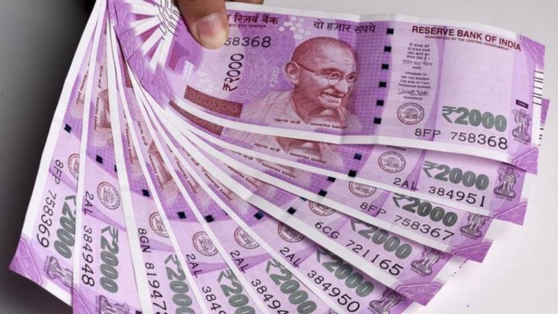 पोस्ट ऑफिस (Post Office) की इस स्कीम का नाम सुकन्या समृद्धि योजना (SSY) है। इस स्कीम के तहत बेटियों का भविष्य सुरक्षित करने के लिए अकाउंट खुलवाया जा सकता है। सुकन्या समृद्धि योजना में माता-पिता 10 साल तक की उम्र की बच्ची के नाम पर अकाउंट खोल सकते हैं। (फाइल फोटो)