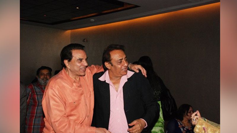 रंजीत ने एक इंटरव्यू के दौरान के यह किस्सा बताया था। आखिर में थक हारकर रंजीत धर्मेंद्र के पास गए और अपनी परेशानी बताई।