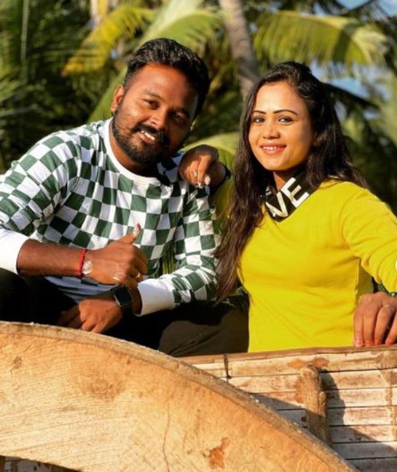 vijay tv fame manimegalai met car accident