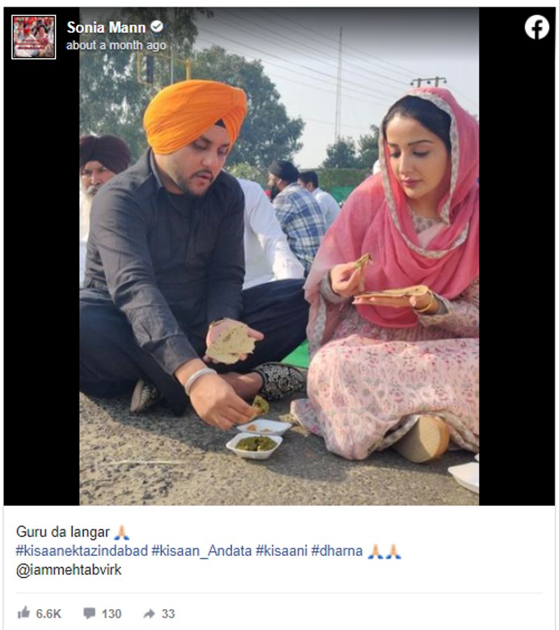 फैक्ट चेक
तस्वीर की जांच-पड़ताल और इसके साथ किए गए दावे की सच्चाई जानने हमने इसकी फैक्ट चेकिंग की। पड़ताल में हमे पता चला कि, ये तस्वीर पंजाबी अदाकारा सोनिया मान और गायक महताब विर्क की है और दोनों पति-पत्नी नहीं हैं। हालांकि, ये तस्वीर लगभग एक महीने पहले किसानों के एक धरने के दौरान ही ली गई थी।
रिवर्स सर्च करने पर हमें ये तस्वीर सोनिया मान के फेसबुक और इंस्टाग्राम अकाउंट पर मिली। सोनिया ने ये तस्वीर सोशल मीडिया पर 5 नवंबर को शेयर की थी। यहां लिखे कैप्शन के मुताबिक, ये तस्वीर किसानों के किसी धरने में चल रहे लंगर की है। सोनिया ने इस तस्वीर में गायक महताब विर्क को भी टैग किया था। 