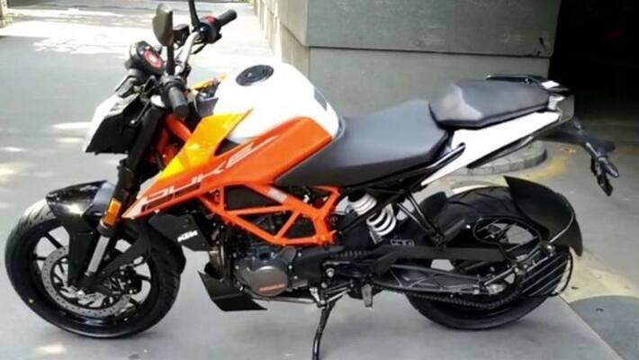 Duke 2021 KTM 125 with new design spotted at a dealership, pre-booking started MJA Duke 2021 KTM 125 with new design spotted at a dealership, pre-booking started MJA