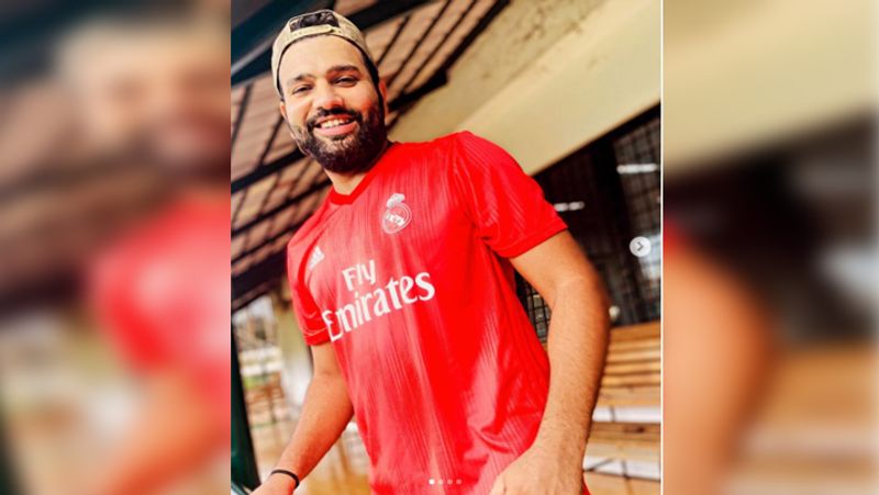 एक तरफ टीम इंडिया इस समय ऑस्ट्रेलिया में शानदार प्रदर्शन कर रही है। वहीं टीम के धुआंधार सलामी बल्लेबाज रोहित शर्मा इन दिनों नेशनल क्रिकेट अकादमी में अपने खेल और फिटनेस पर ध्यान दे रहे हैं।