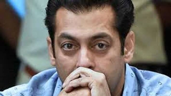 Reward for the player who stopped famous superstar Salman Khan at the airport Reward for the player who stopped famous superstar Salman Khan at the airport