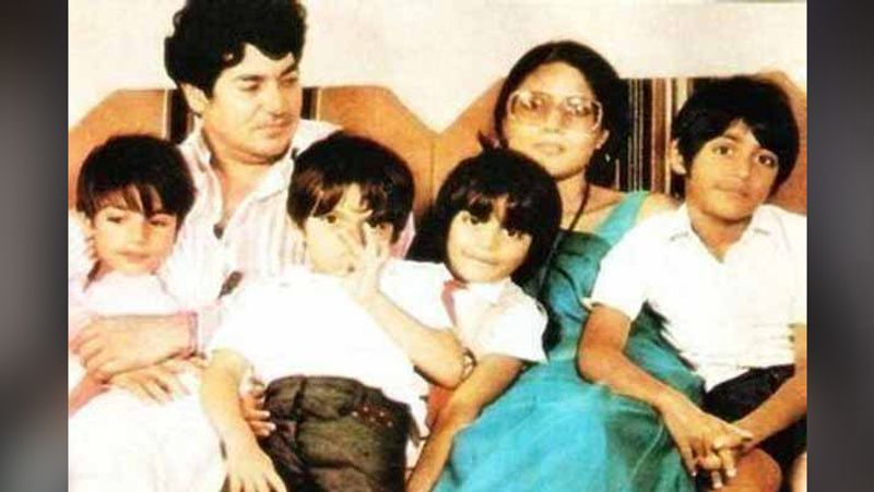 सलीम ने बताया था कि बचपन के इस अनुभव के बाद उन्होंने फैसला किया था कि वे अपने बच्चों के साथ काफी दोस्ती भरा व्यवहार करेंगे। उन्होंने कहा था कि उनके बच्चे उनसे खौफ नहीं खाते हैं। वे अपने इश्यू उनके साथ शेयर करते हैं।