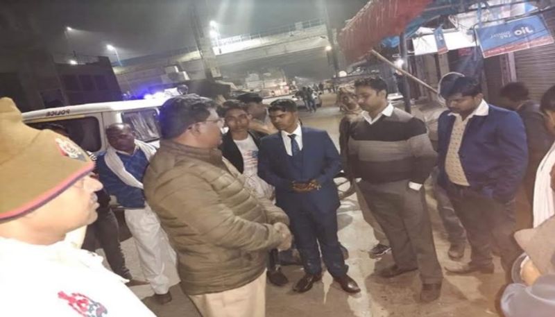 थानेदार की पहल पर बारात फिर राम रतन के दरवाजे पर आई। वर और वधू पक्ष शादी के लिए रजामंद हुए और दोनों परिवार एक हुए। शादी के बाद थानेदार हामिद ने दोनों को सुखमय जीवन व्यतीत करने के लिए आशीर्वाद दिया। लोगों ने पुलिस प्रशासन जिंदाबाद के नारे भी लगाए। 