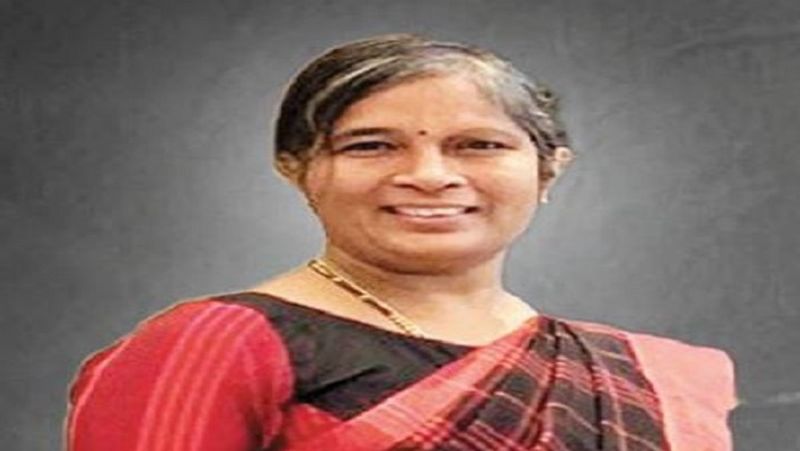 हुरून इंडिया की रिच इंडियन बिजनेस वुमन की लिस्ट में Zoho की फाउंडर राधा वेम्बु (Radha Vembu) 11 हजार, 590 करोड़ रुपए की संपत्ति के साथ पांचवें नंबर पर हैं। उन्होंने आईआईटी, मद्रास से अपनी पढ़ाई पूरी की है।