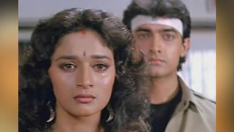 आपको बता दें कि कई सुपरहिट फिल्मों में काम करने वाली माधुरी को इंडस्ट्री में डेब्यू के बाद कई फ्लॉप फिल्मों की वजह से नाकार गया था। हालांकि, उन्होंने हिम्मत नहीं हारी। माधुरी को पहचान मिली फिल्म तेजाब से। और इसके बाद उन्होंने फिर कभी पीछे मुड़कर नहीं देखा।