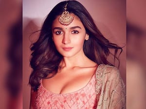 Alia Bhatt Alia Bhatt Ki Nangi Sexy Photo - 5 hot pics of Alia Bhatt fans should not miss