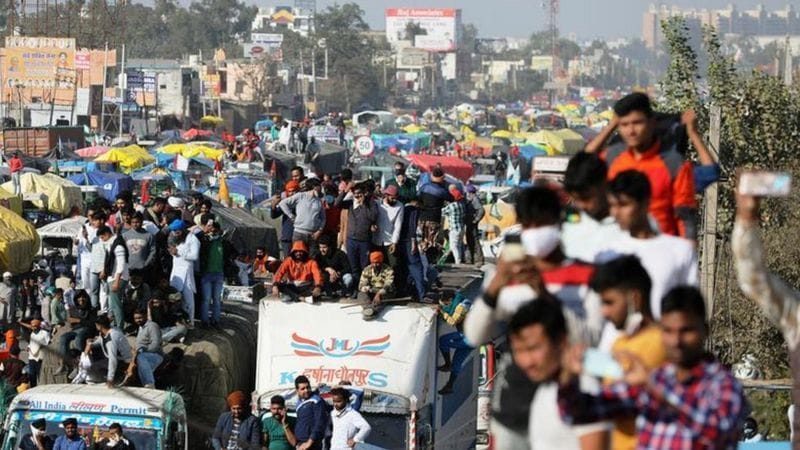 किसानों के प्रदर्शन के चलते एनसीआर के कई राजमार्ग भी बंद हैं। 