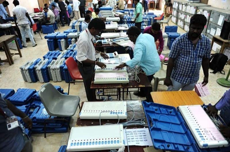 Election action begins in Tamil Nadu ... Election Commission officials consult with political party representatives today ..