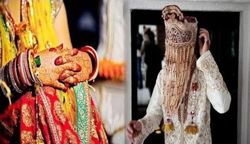 उन्नाव के औरास से रविवार को देर रात में काकोरी के खानपुरमउ गांव बारात आई थी। बाराती बैंड की धुन पर डांस कर रहे थे। दुल्हन पक्ष के लोग जयमाल की तैयारी कर रहे थे। दूल्हा जयमाल पहनने के लिए दुल्हन के इंतजार में मंच पर बैठा था।
(प्रतीकात्मक फोटो)