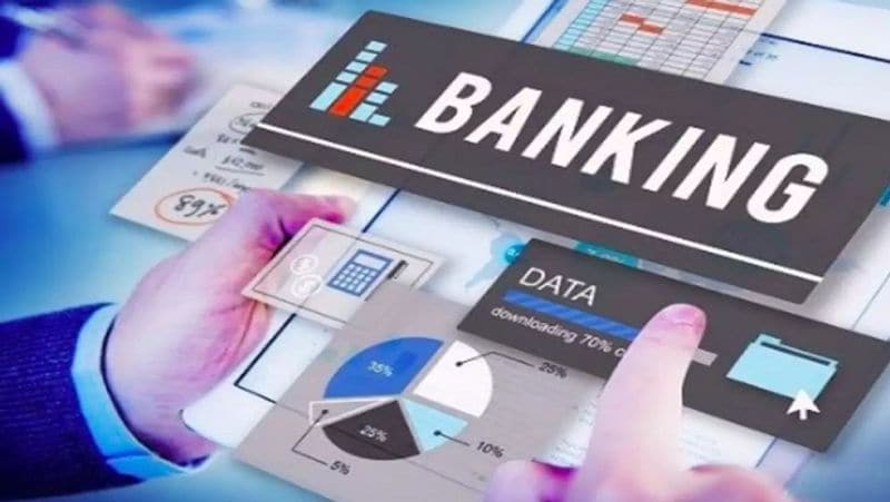 iMobile Pay ऐप से किसी भी पेमेंट ऐप का क्यूआर कोड स्कैन किया जा सकता है। कस्टमर किसी भी यूपीआई आईडी, पेमेंट ऐप, डिजिटल वॉलेट और बैंक अकाउंट में पैसे भेज सकता है। इसके अलावा, इस ऐप से पेट्रोल पंप, ग्रॉसरी स्टोर, रेस्टोरेंट, फार्मेसी, हॉस्पिटल और मल्टीप्लेक्स में भी पेमेंट किया जा सकता है। (फाइल फोटो)