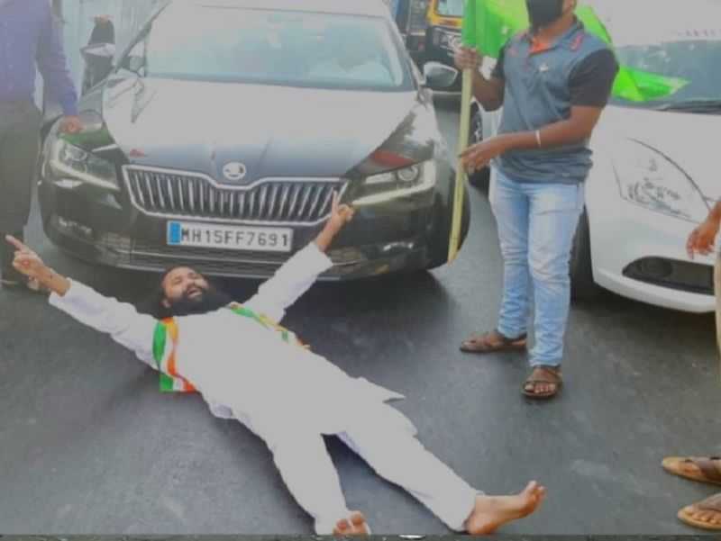 महाराष्ट्र में भी प्रदर्शन चल रहा है। ईस्टर्न एक्सप्रेसवे पर जय हिंद पार्टी के राष्ट्रीय अध्यक्ष बाला साहब भोसले ने सड़क पर लेट कर विरोध दर्ज करवाया है।