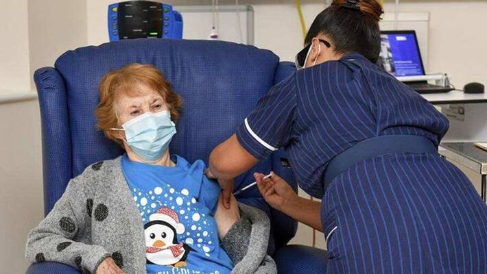 90 year old British woman is first to receive Pfizer Covid 19 vaccine shot kpn 90 year old British woman is first to receive Pfizer Covid 19 vaccine shot kpn