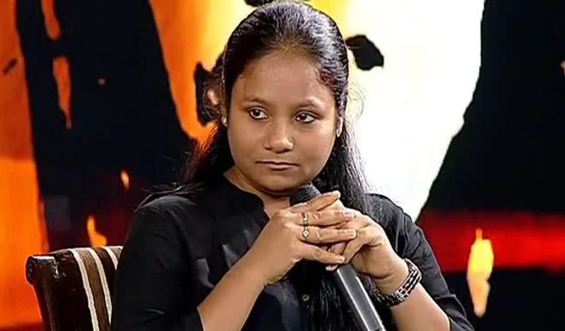 अरुणिमा कहती हैं कि 'जब उन्होंने अखबार का पेज पलटा तो स्पोर्ट्स पन्ने पर माउंटेनियरिंग का एक आर्टिकल था। उन्होंने उसमें माउंटनियरिंग के रूट्स को पढ़े और फिर मन में ठान लिया कि जिस कटे हुए पैर को लोग अरुणिमा की कमजोरी कहते हैं, उसी को वो अपनी जिंदगी का सबसे बड़ा हथियार बनाएंगी और वहीं से उन्होंने अपनी जिंदगी का सबसे कठिन गेम माउंटेनियरिंग चुना।'