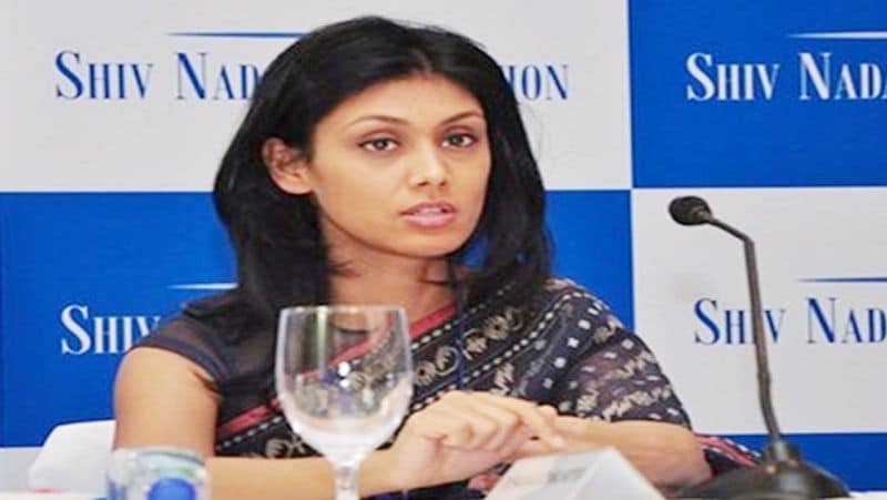 रोशनी नाडर को कम्प्यूटर की आधुनिकतम तकनीक की गहरी जानकारी है। वे कॉरपोरेट प्रबंधन से जुड़े मामलों की गहरी समझ रखती हैं और इससे जुड़ी किसी भी समस्या का समाधान कर पाने में पूरी तरह सक्षम हैं।