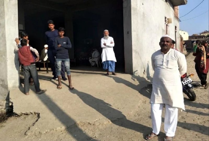 रुखसार बुधवार को अपने घर में चूल्हे पर खाना बना रही थी, तब उसके परिजन बाहर गए थे। जबकि मां मलीबा घर में ही थी। इसी बीच मोहसिन और उसके साथी पहुंचे और गोलियां बरसा दीं। 