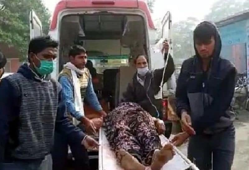 शामली जिले के कैराना क्षेत्र के बराला गांव निवासी मोहसिन के दो बहनों की शादी आलमपुर गांव में हुई थी। जहां उसका आना-जाना था। गांव में उसकी मुलाकात रुखसार से हुई। दोनों का मिलना-जुलना बढ़ा तो प्रेम हो गया। परिवार के लोगों की मर्जी के खिलाफ जाकर कोर्ट मैरिज कर ली।
